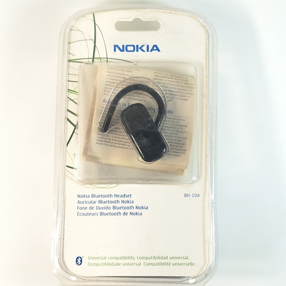 Nokia BH-104 Bluetooth Headset w/ Power Charger Open Package